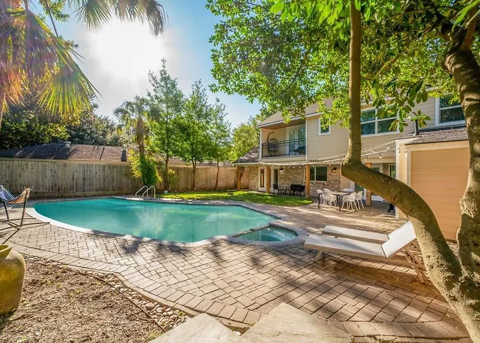 Bright And Spacious Home For W Pool -Over 30 Nights-