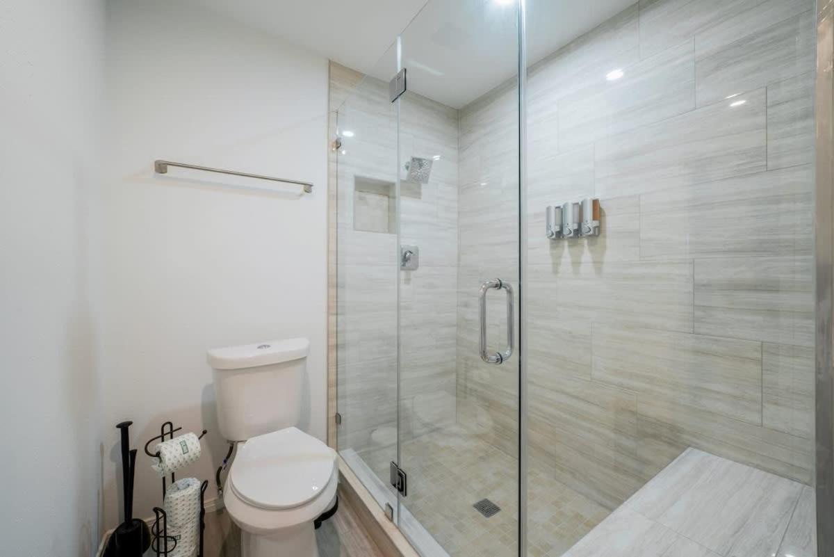 Bright And Spacious For W Pool -over 30 Nights- Holiday home