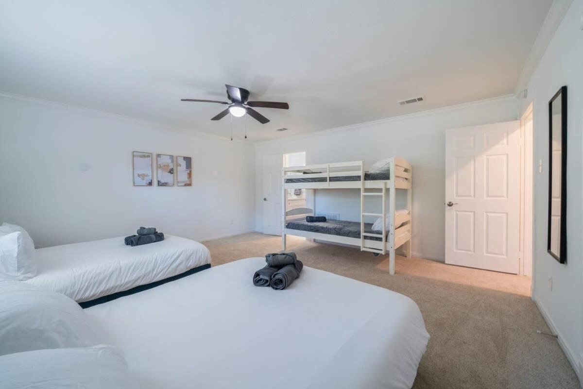 Bright And Spacious For W Pool -over 30 Nights- * Houston