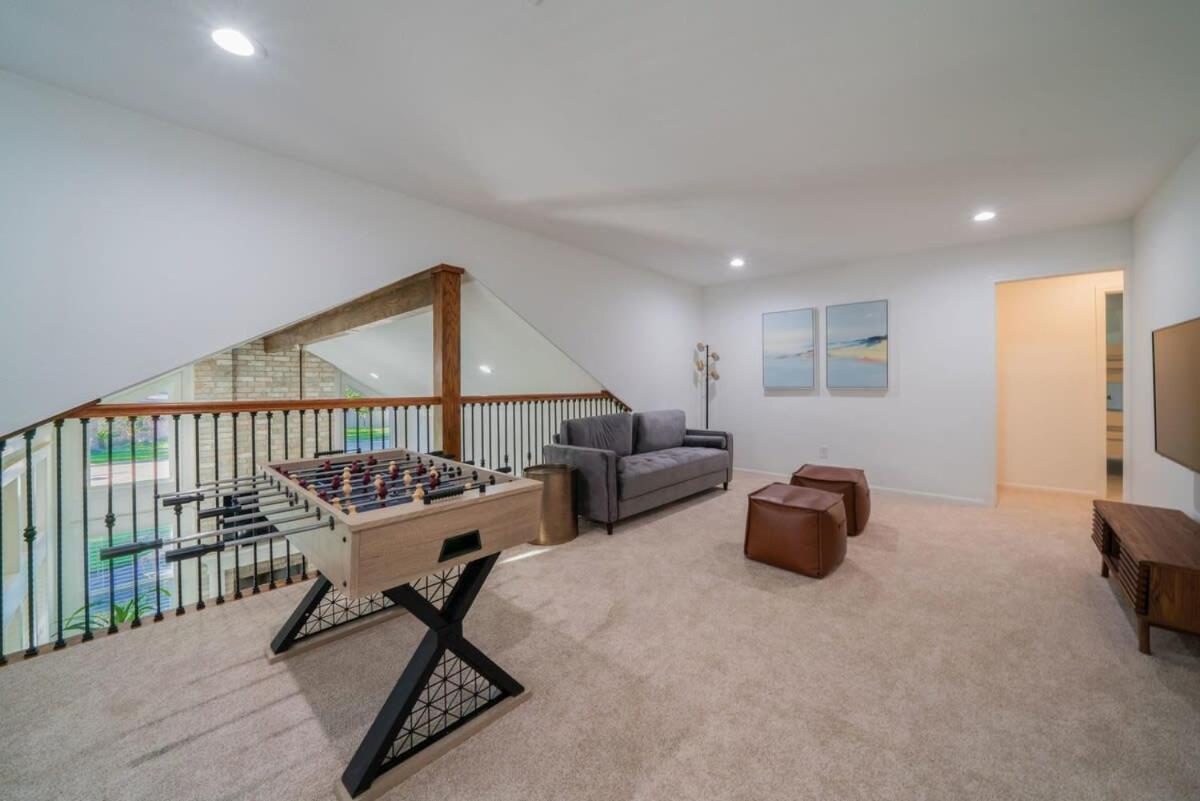 Bright And Spacious For W Pool -over 30 Nights- Holiday home Houston